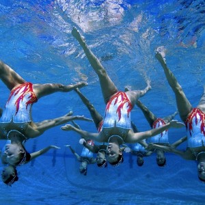 开云官方网页登录-掘金组织“雪地篮球挑战赛”，将篮球带到极寒之地，雪地篮球场图片