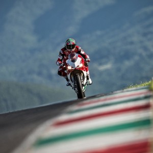 开云体育客服-“现场气氛火爆，粉丝热情助威让比赛气场升华”，比赛现场氛围热烈